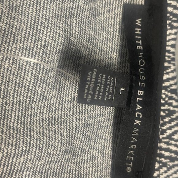 White House Black Market Printed Short Sleeve Blouse - Picture 2 of 5